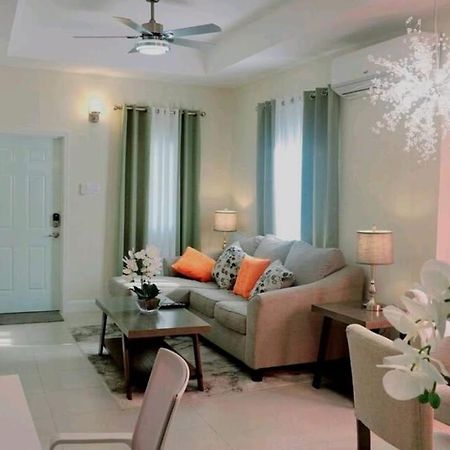Paradise Oasis At Oceanpointe - Pool And Free Parking Lucea Bagian luar foto