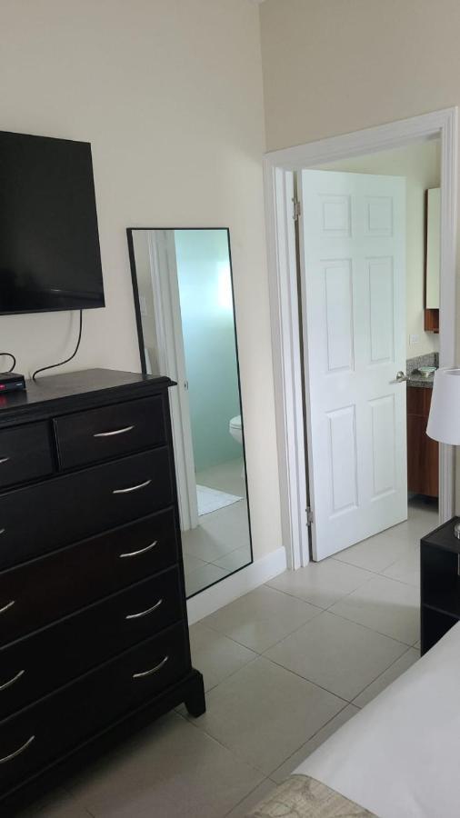 Paradise Oasis At Oceanpointe - Pool And Free Parking Lucea Bagian luar foto