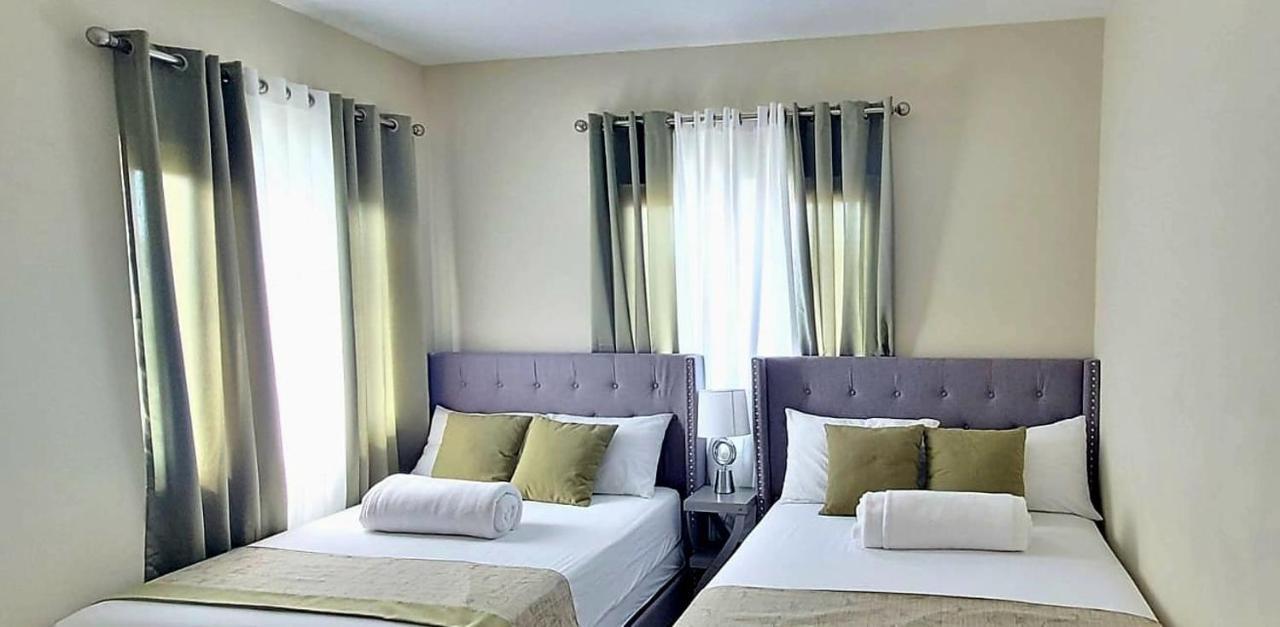 Paradise Oasis At Oceanpointe - Pool And Free Parking Lucea Bagian luar foto